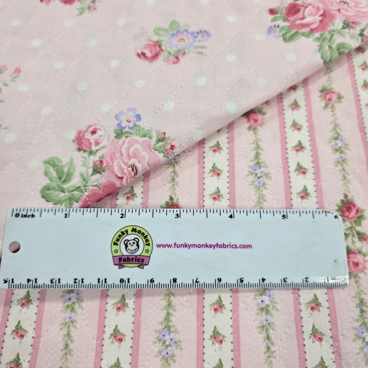 Double-Face Pre-Quilted Reversible Feminine Floral - Fabric Traditions Cotton