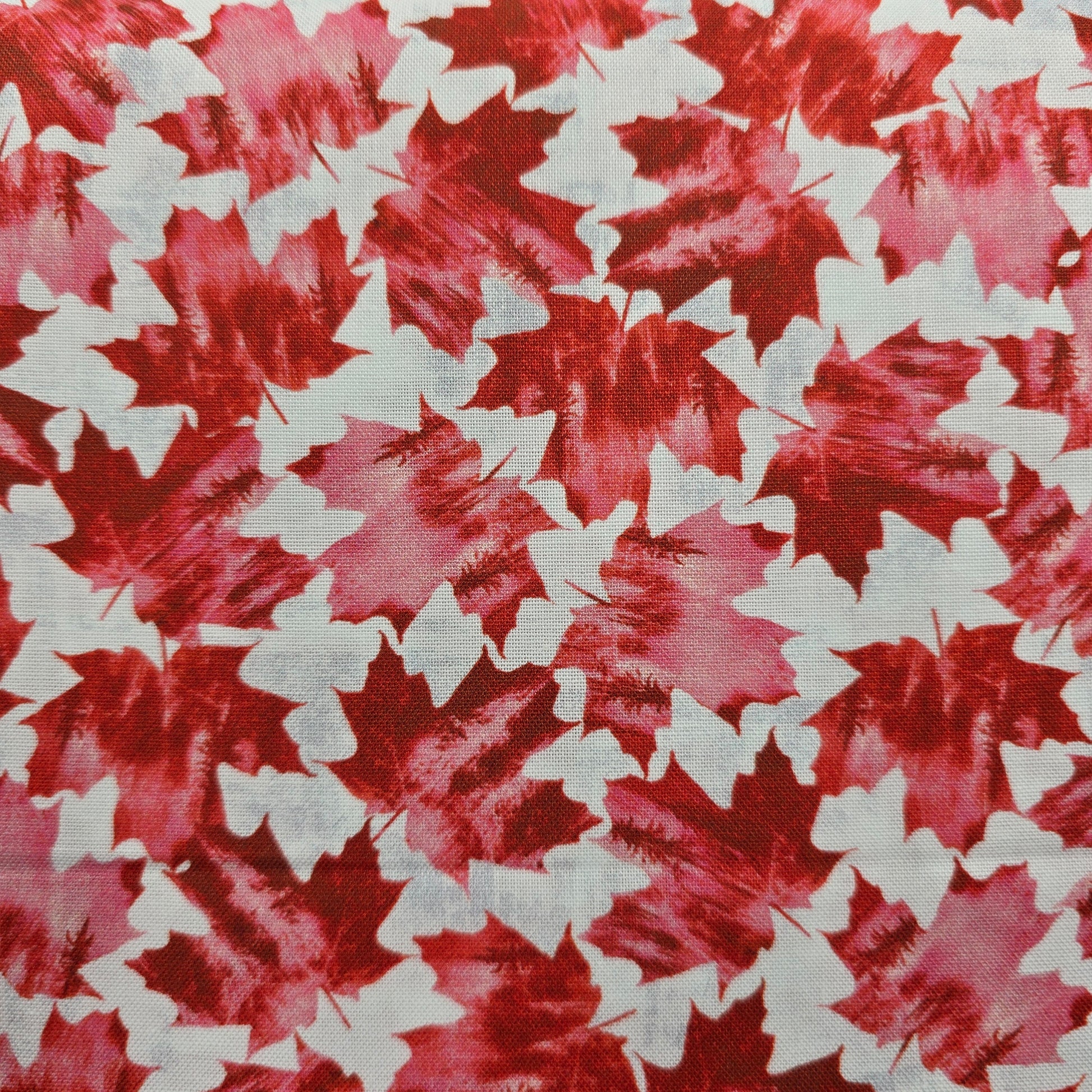 Red Maple Leaves on White - Windham Fabrics Cotton (53747-1 snow)