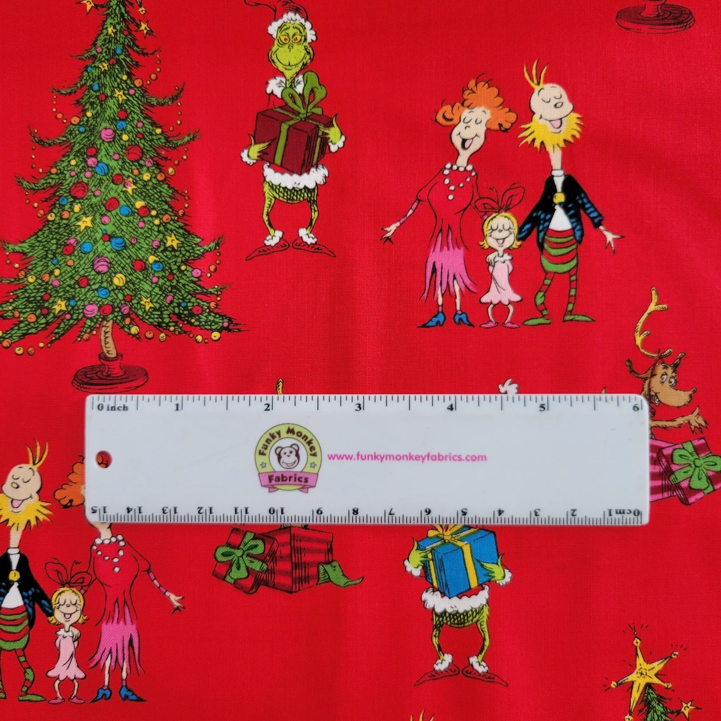 Red Caroling Grinch & Friends - Robert Kaufman Cotton (ADE151843)