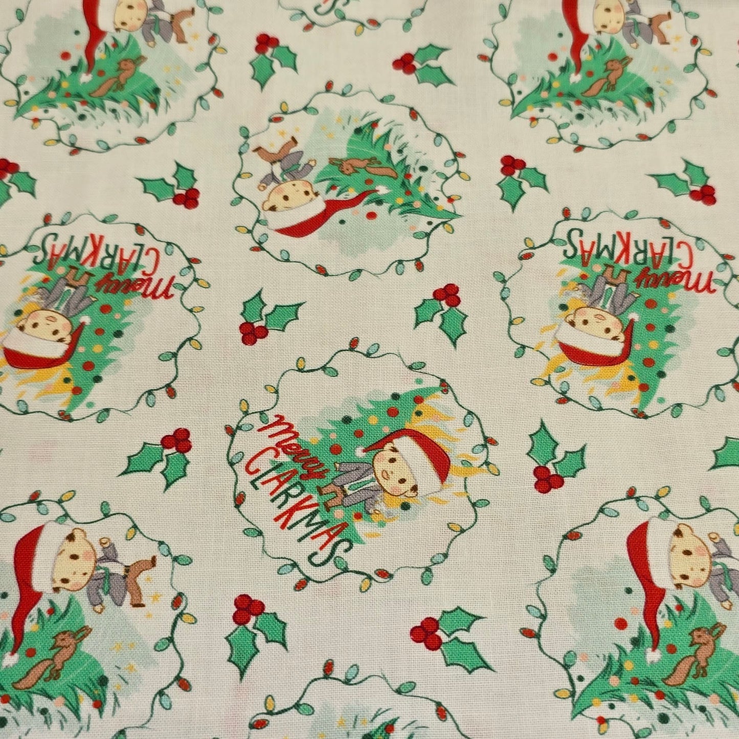 Holly-Day Toss - National Lampoon's Christmas Vacation - Camelot Cotton